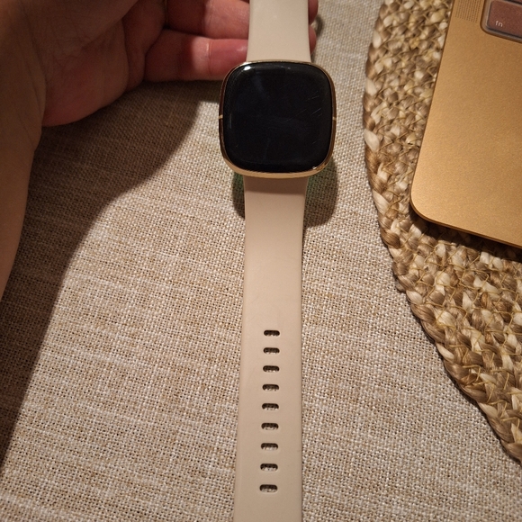 Fitbit Sense - Picture 3 of 8